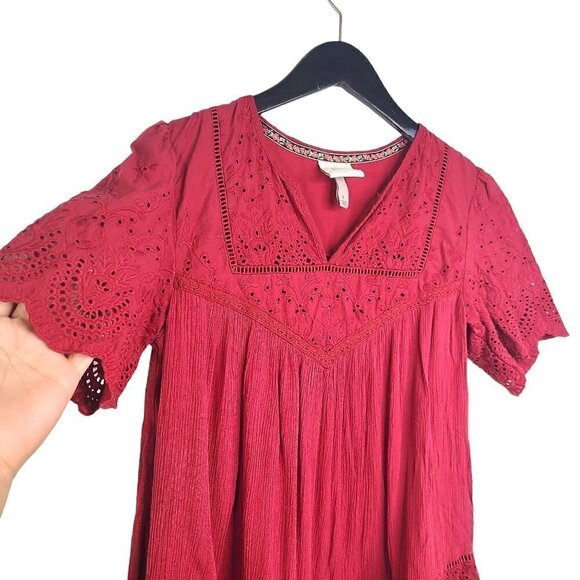 Knox Rose Acid Wash Red Crochet Eyelet Lace V Neck Boho Top - Picture 5 of 9